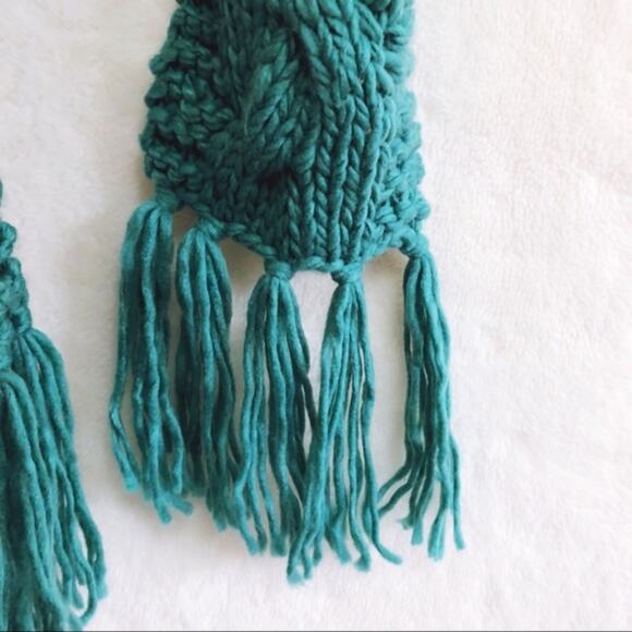Forever 21 Teal Knitted Long Tassel Scarf - Picture 5 of 5